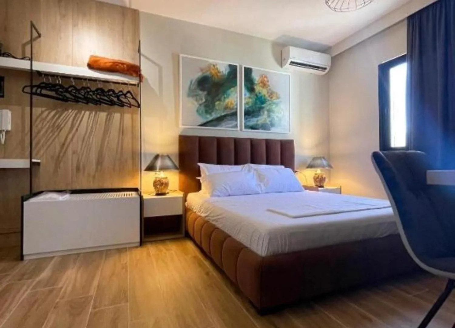 Flori Apartments contacts