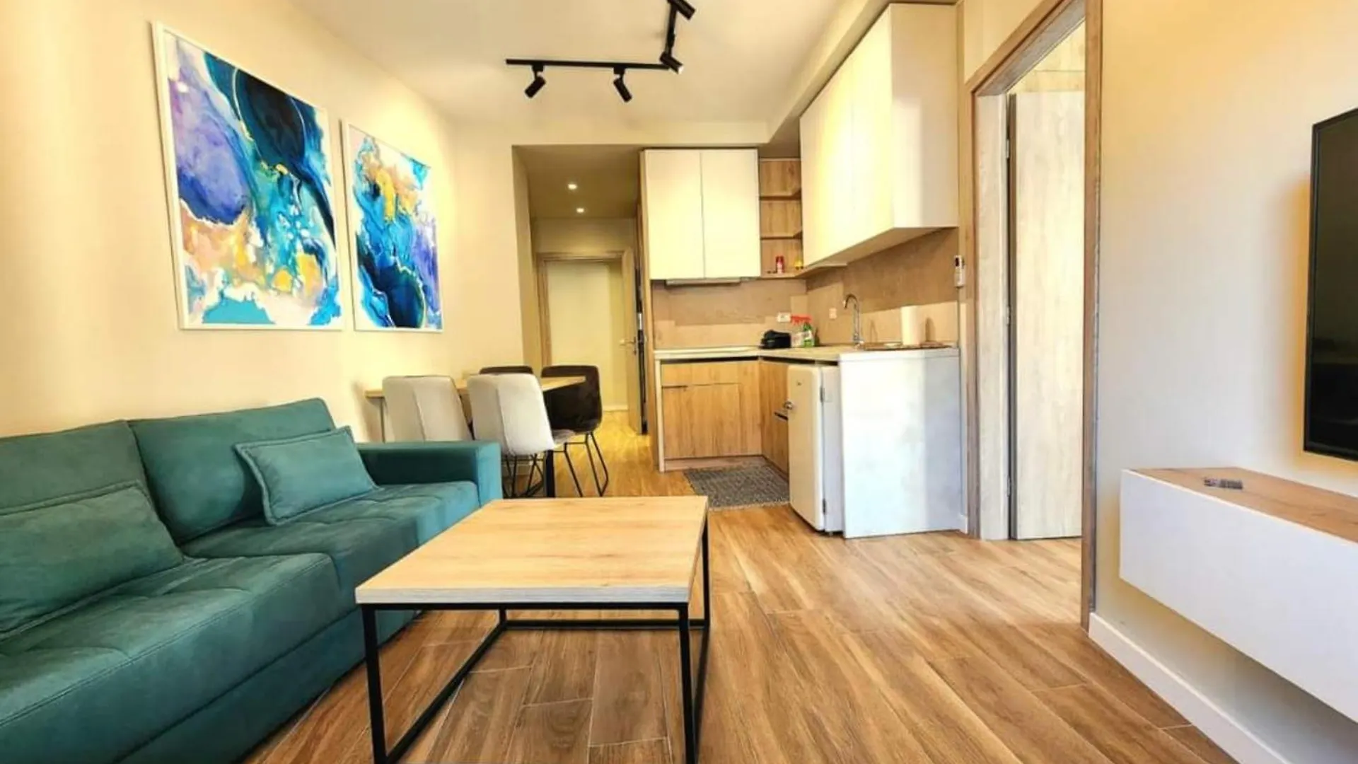 Flori Apartments Sarande 0*,  Albania